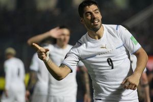 Luis Suárez le dio triunfo vital a Uruguay sobre Paraguay