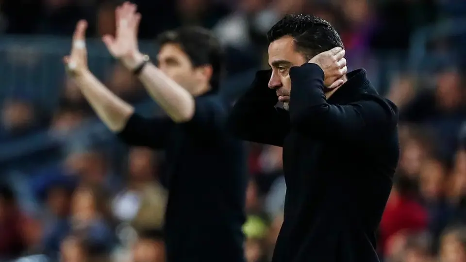 Barcelona: Xavi, molesto con jugadores por pésimo primer tiempo en derrota ante Rayo Vallecano