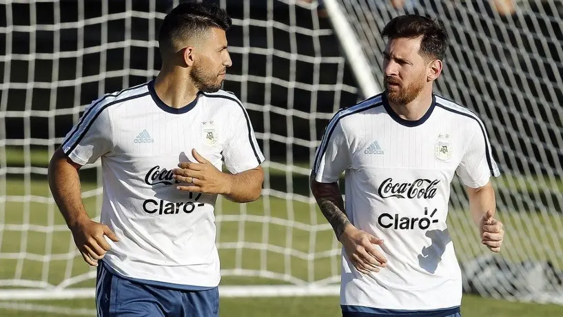 Kun Agüero negó entrevista a medio francés por solidaridad con Messi