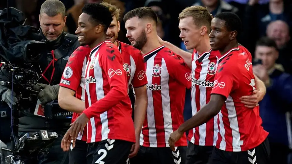 Southampton: Fue adquirido por 120 MDE por grupo liderado por magnate serbio