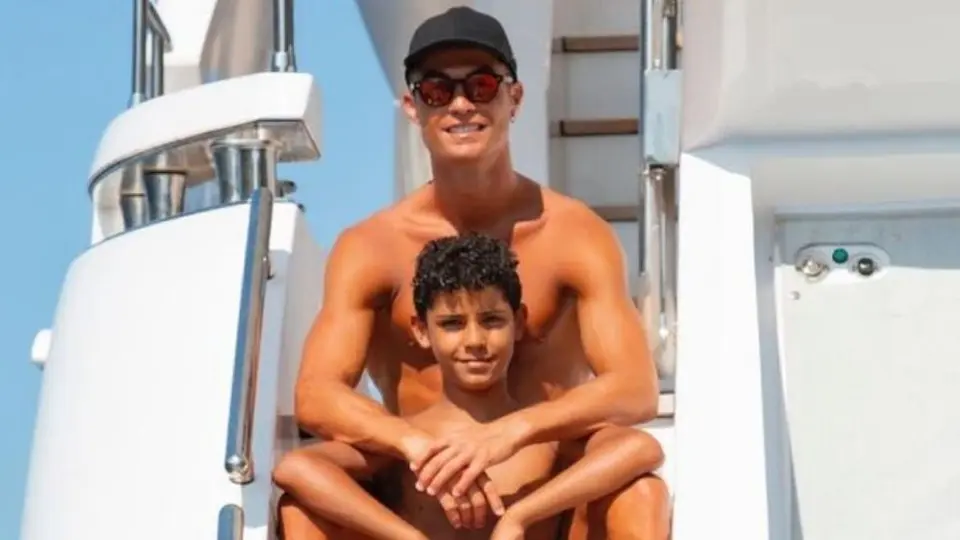 CR7 salió en defensa de su hijo: 'Se pone lo que quiera, no lo que ustedes quieran'