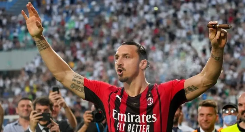 Zlatan Ibrahimovic: Subastan réplicas de la nariz de la estatua del atacante sueco