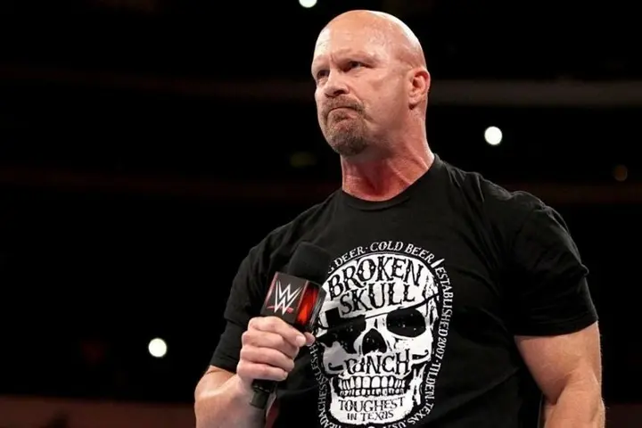 Stone Cold Steve Austin en un programa de RAW | WWE