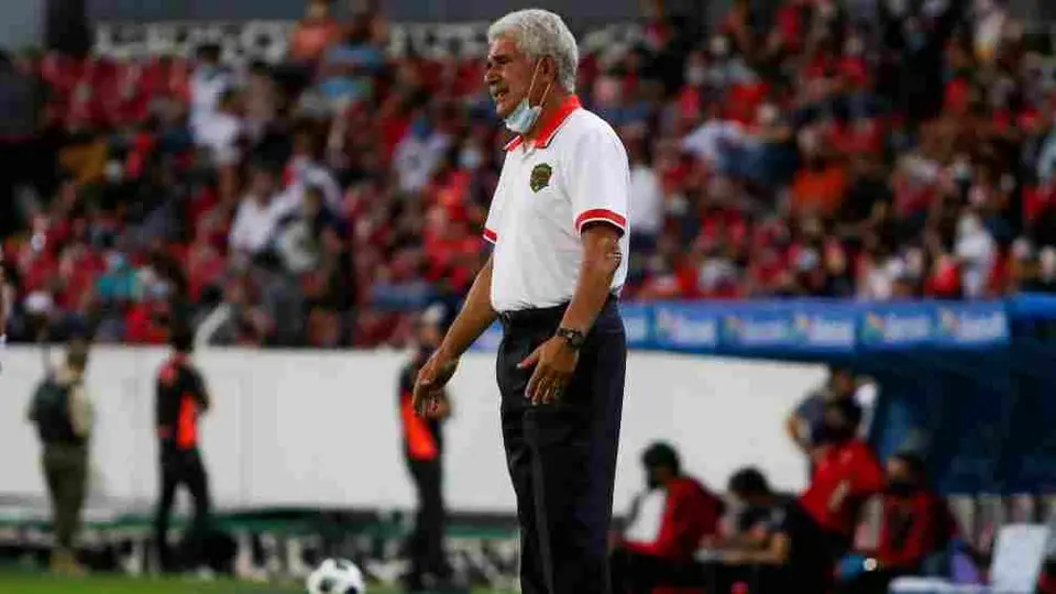 Juárez: Tuca Ferretti decidió no estar en el banquillo durante el partido vs Chivas
