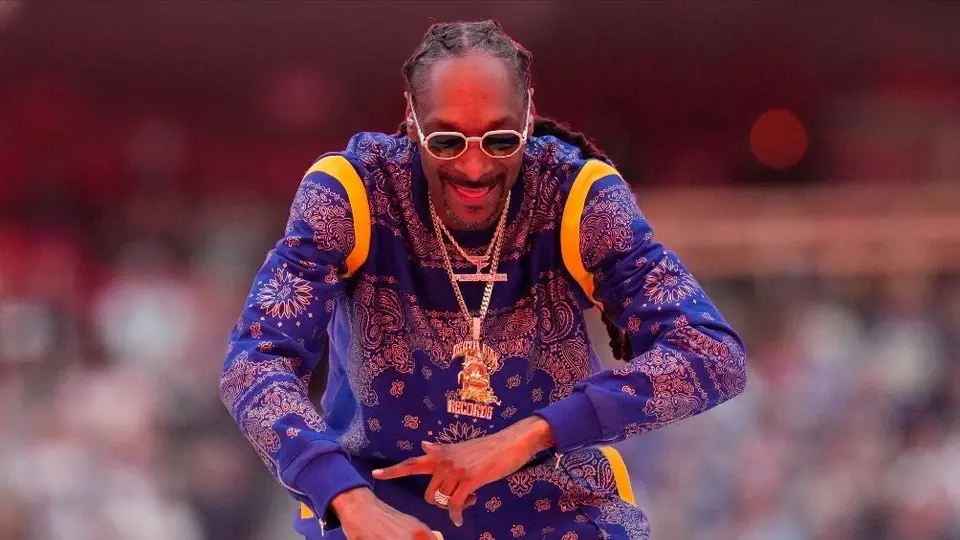 Super Bowl: Snoop Dogg fue captado fumando marihuana antes del show intermedio