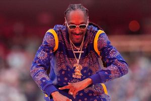 Super Bowl: Snoop Dogg fue captado fumando marihuana antes del show intermedio