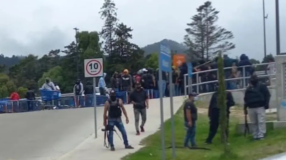 Chiapas: Bloqueos y balaceras en San Cristóbal de las Casas por el control de un mercado
