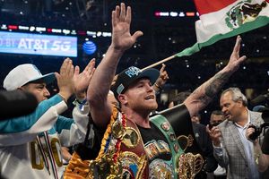 Canelo Álvarez: Bob Arum propone que Saúl se unifique en títulos en semipesados