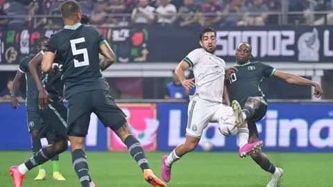 Martinoli sobre Pizarro: 'Démosle otra oportunidad a ver si algún día toca la flauta'