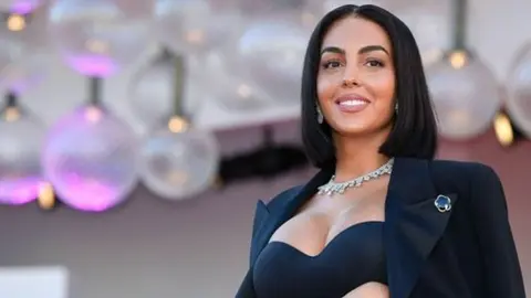 Georgina Rodríguez presumió su embarazo en fiesta de Año Nuevo