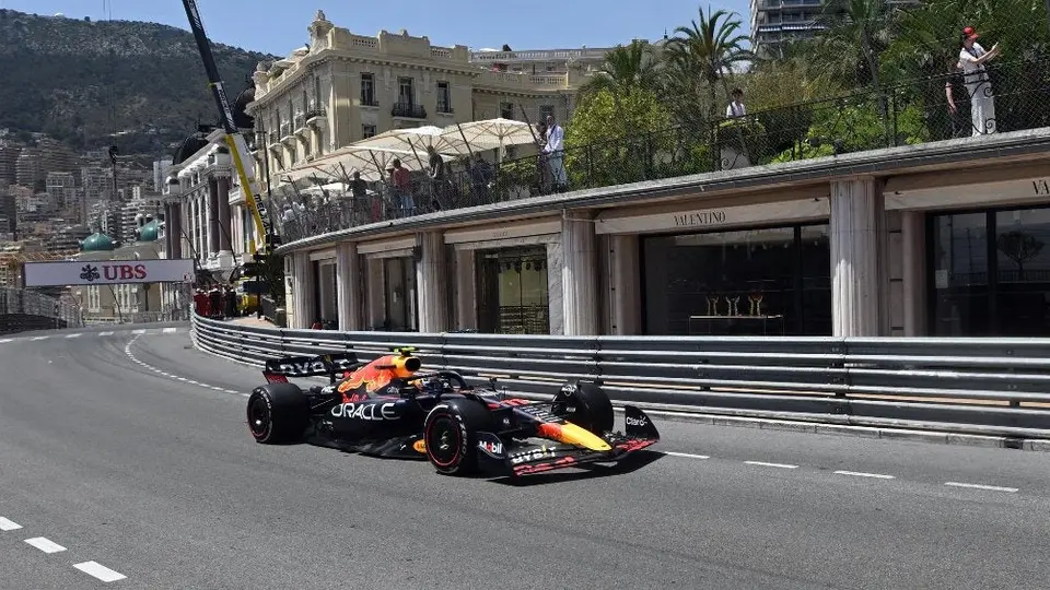 Checo Pérez: Multado por exceso de velocidad en Mónaco