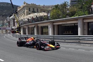 Checo Pérez: Multado por exceso de velocidad en Mónaco