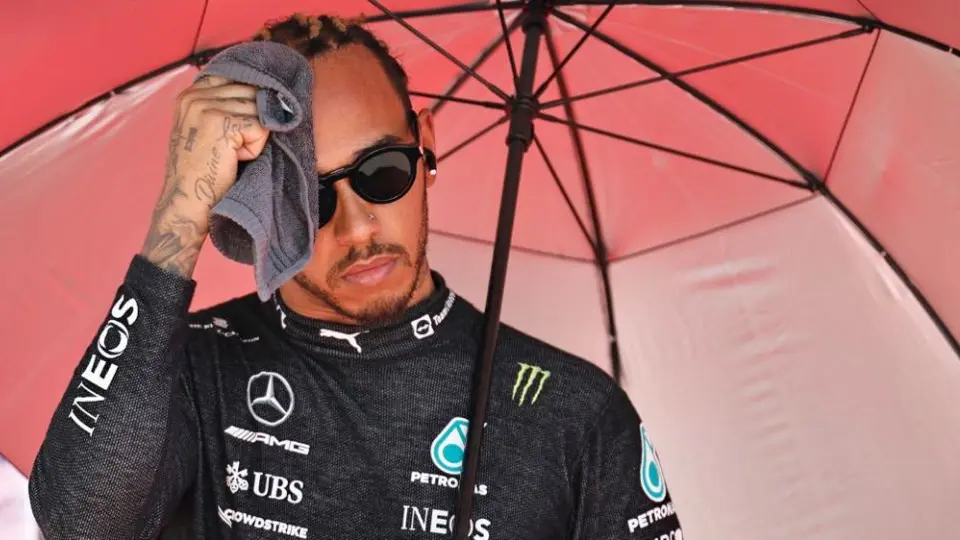 Expiloto le sugirió a Hamilton retirarse: 'Si siente que se está haciendo daño, hágase a un lado'
