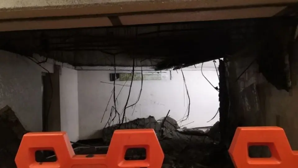 Metro Balderas: Se desplomó plafón falso dentro de la estación