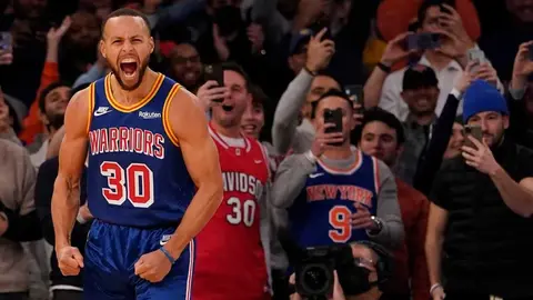 Stephen Curry se convirtió en el máximo anotador de triples en la NBA