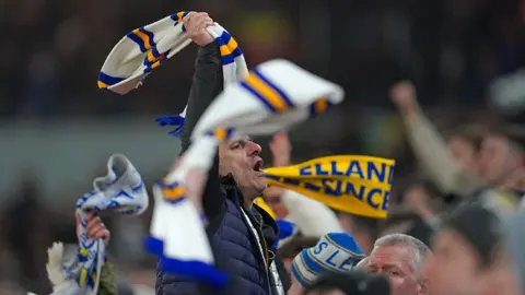 Premier League: Aficionado del Leeds fue detenido por insultos racistas