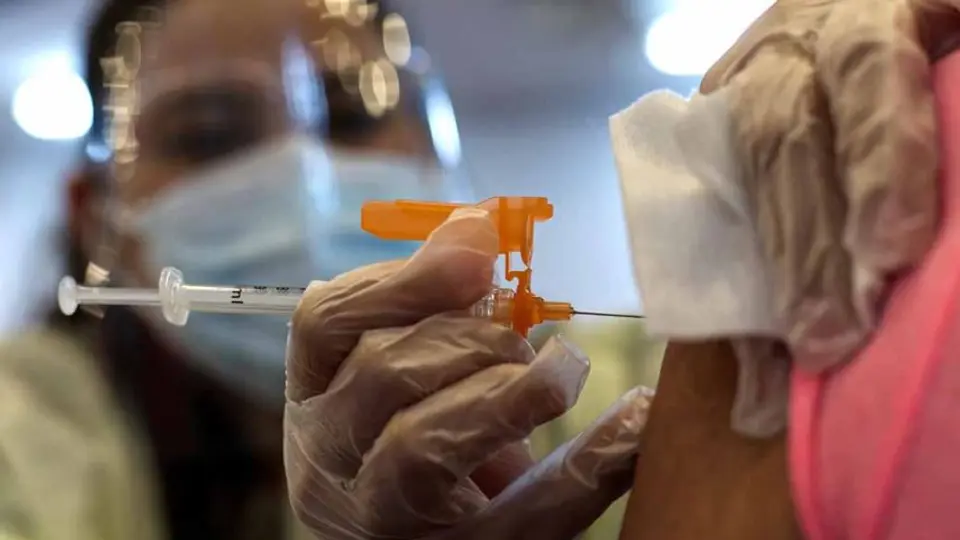Coronavirus: Vacunas son efectivas contra Ómicron y otras variantes