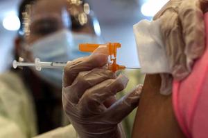 Coronavirus: Vacunas son efectivas contra Ómicron y otras variantes