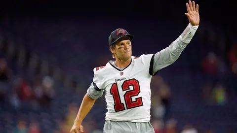 Dana White, presidente de la UFC, intentó convencer a Tom Brady de jugar para los Raiders