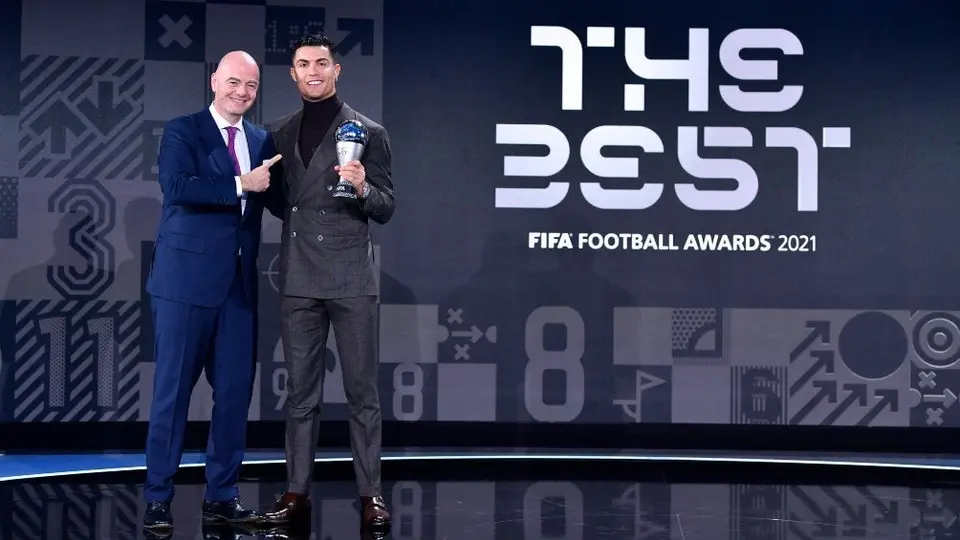The Best: Cristiano Ronaldo recibió premio especial por récord de goles con selecciones