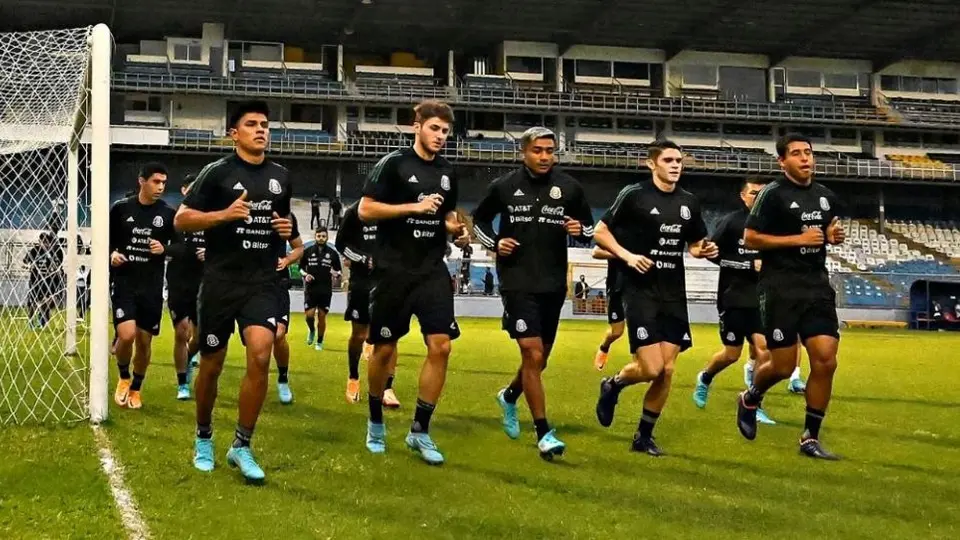 Selección Mexicana: Entrenamiento del Tri fue desplazado al Estadio Morazán por mal clima