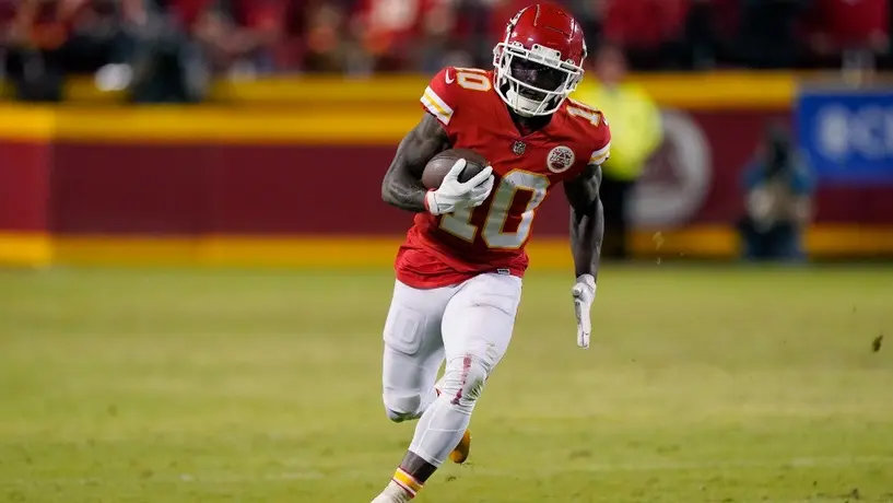 NFL: Tyreek Hill fue multado con 10 mil 300 dólares por burlarse de un rival