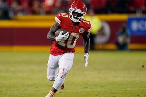 NFL: Tyreek Hill fue multado con 10 mil 300 dólares por burlarse de un rival