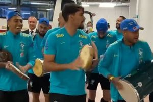 Brasil: Jugadores de La Canarinha arribaron a entrenamiento al ritmo de batucada