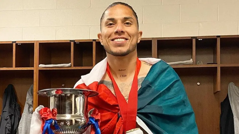 Carlos Salcedo: Se coronó con el Toronto en la Canadian Championship 2020