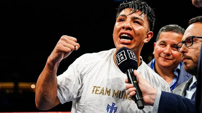 Jaime Munguía, ganó por nocaut técnico a Jimmy Kelly y llegó invicto a las 40 victorias