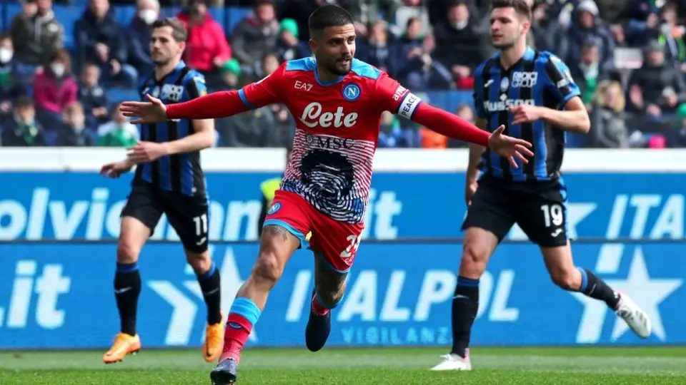 Chucky Lozano: Napoli se impuso al Atalanta en su casa con asistencia del mexicano