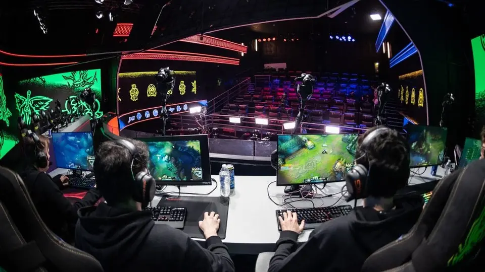 LLA: Firmó una alianza con AB InBev para llevar los esports a los bares