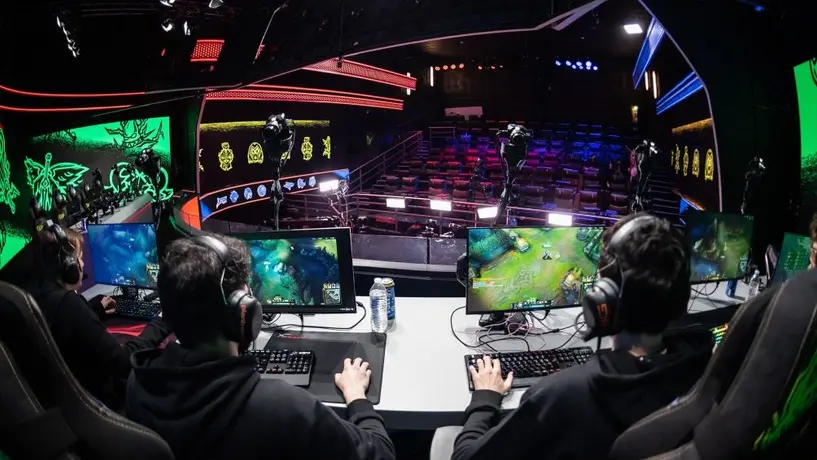 LLA: Firmó una alianza con AB InBev para llevar los esports a los bares