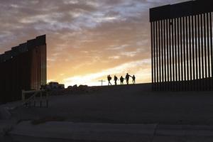 Perros robot: El nuevo método de EEUU para vigilar la frontera con México