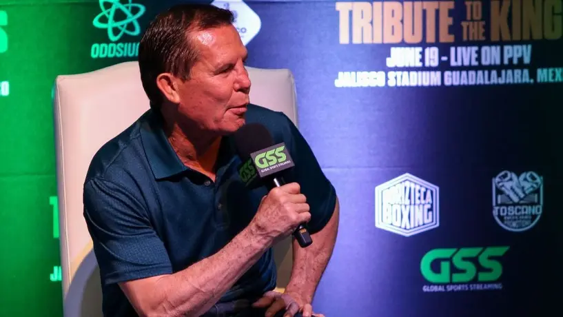 Julio César Chávez dejó a fan sin foto por molestia contra reporteros