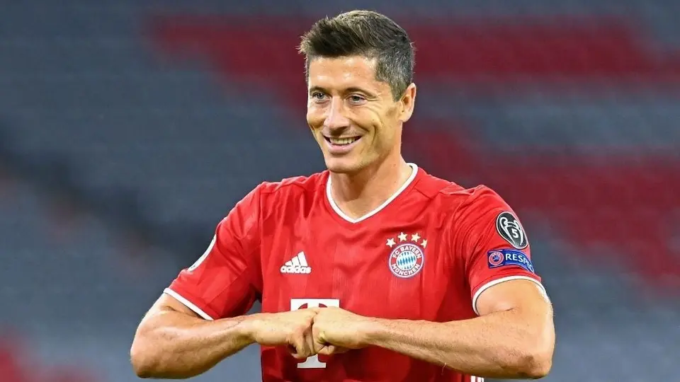 Robert Lewandowski compartió peculiar método para secarle el cabello a su hija