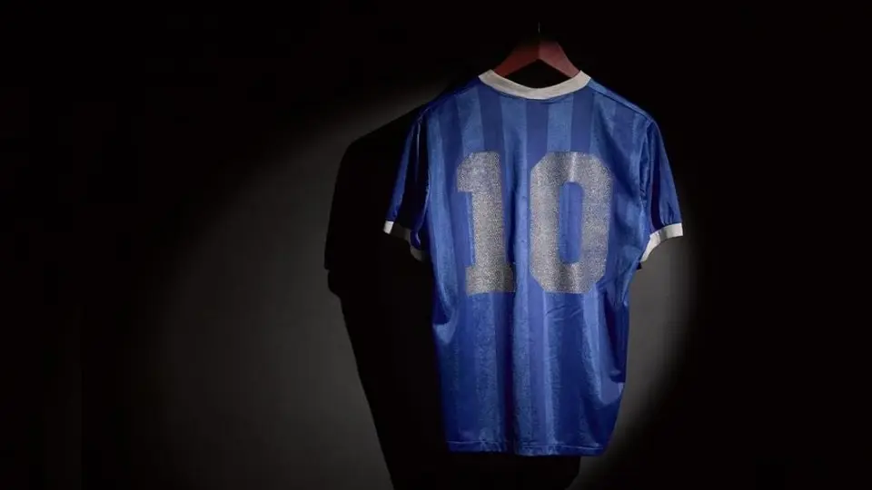 Maradona: Hija de Diego aseguró que la camiseta subastada no es la de 'La Mano de Dios'