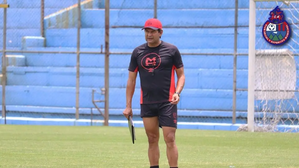 José Saturnino Cardozo dejó de ser DT del Municipal de Guatemala