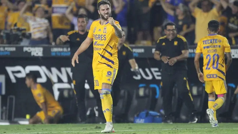 Gignac 'echó la reta' en una liga de Futbol 7 en Nuevo Léon