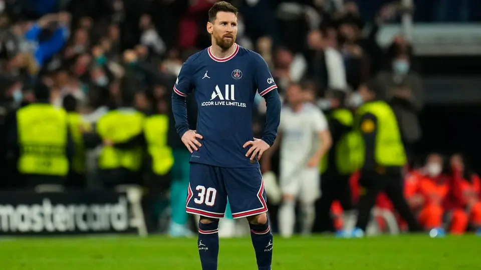 Messi y Neymar, abucheados en el Parque de Los Príncipes tras eliminación en Champions