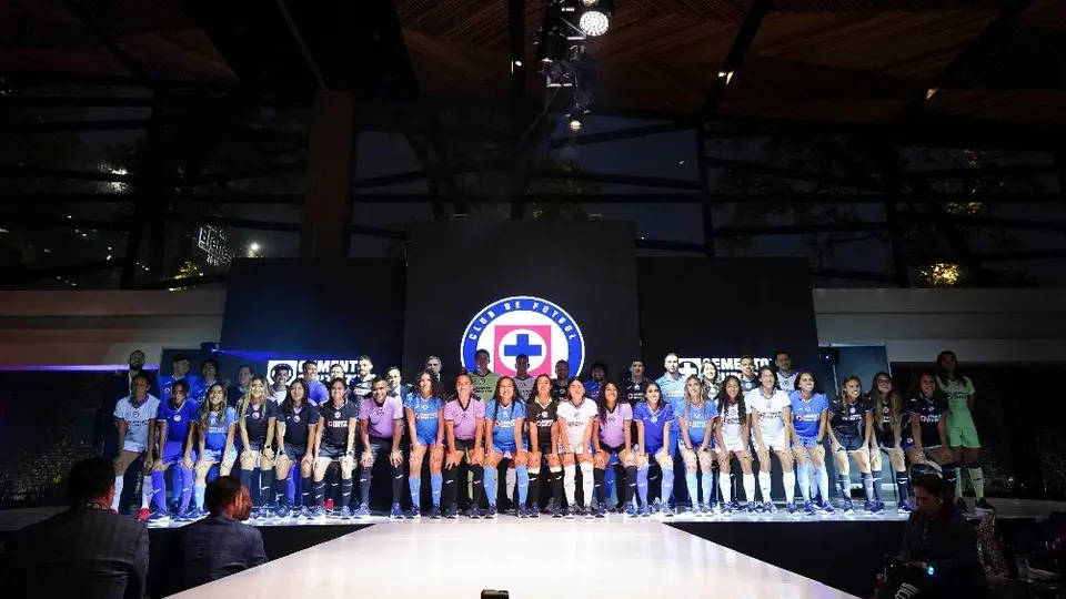 Cruz Azul: Presentó sus nuevos uniformes para el Apertura 2022