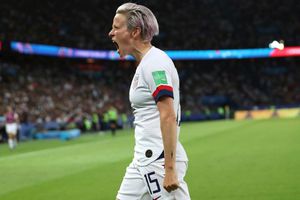 Deportistas llenos de orgullo LGBT