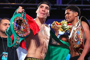 Óscar Valdez y Shakur Stevenson libraron la báscula previo a su combate