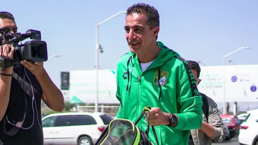 Renato Paiva llegó a México para entrenar al León | X:@clubleonfc