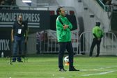 Santos: Árbitro exige al DT de los Laguneros ponerse la chamarra durante el juego vs Mazatlán