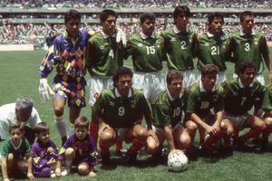 Jorge Campos lanzó a la venta uniforme conmemorativo del 94