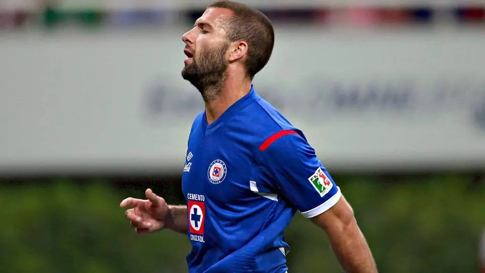 Tito Villa explotó contra Cruz Azul por aún no anunciar refuerzos: 'Quedan a deber como siempre'