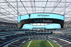 Fan de los 49ers fue golpeado en SoFi Stadium y está en coma