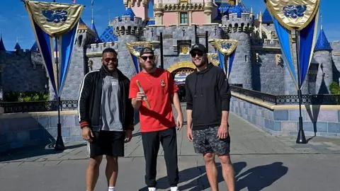 Super Bowl: Cooper Kupp, Aaron Donald y Matthew Stafford visitaron Disneyland
