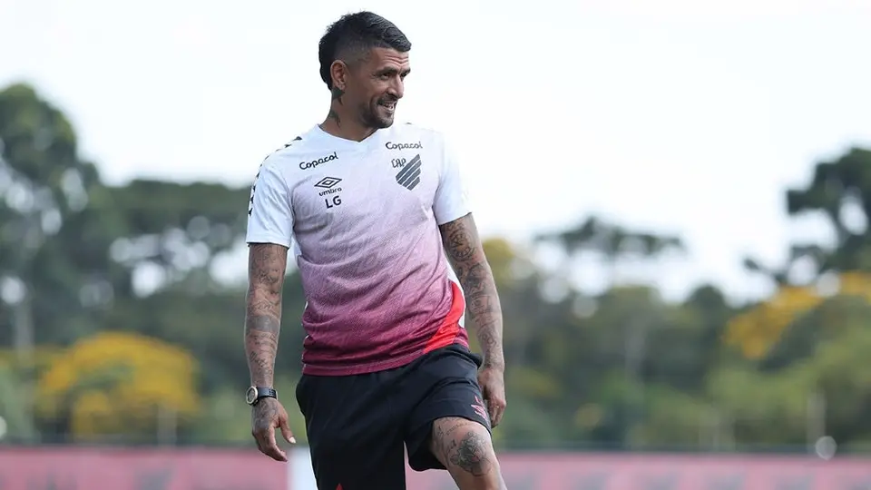 Athletico Paranaense: Lucho González duró solamente 24 horas como DT interino
